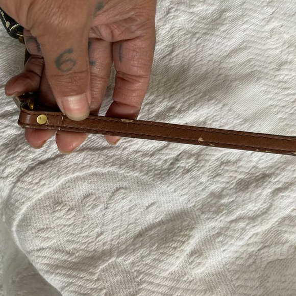 FOSSIL Key Print ZIP AROUND WRISTLET WALLET - Picture 8 of 8